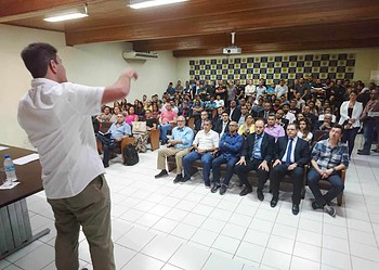 “Vamos devolver a paz às famílias acreanas”, diz Gladson Cameli em encontro com policiais civis