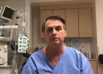 Bolsonaro ficará afastado da Presidência até terça, dia 17