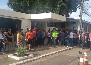 Servidores do Pró-Saúde protestam por regularização da categoria em Rio Branco