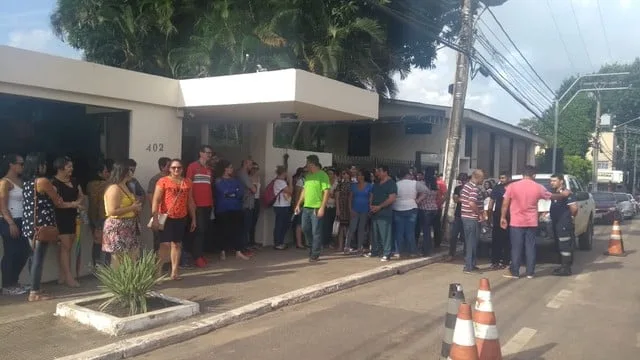 Servidores do Pró-Saúde protestam por regularização da categoria em Rio Branco