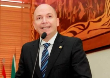 Gehlen Diniz e Edvaldo Magalhães protagonizam o primeiro embate entre situação e oposição na Aleac