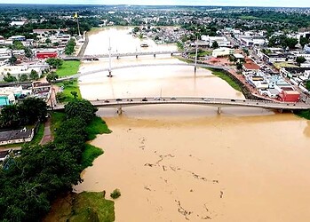 Rio Acre continua subindo e se aproxima de 13 metros em Rio Branco