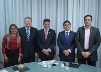 Integração entre Acre e Peru é tema de encontro com governador