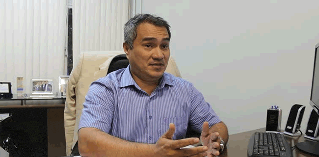 Ex-reitor Minoru Kinpara nega que esteja se filiando ao MDB para disputar prefeitura