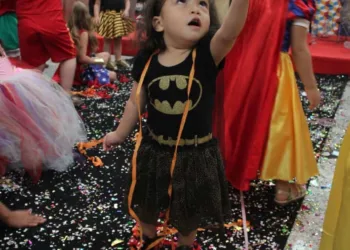 Carnaval Via Verde Folia tem Concurso de Fantasia, teatro, recreação e apresentação de Maracatu no shopping
