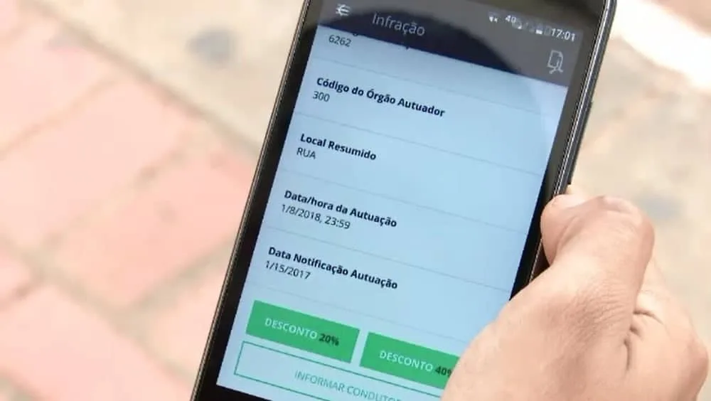 Apenas 1,4 mil motoristas baixaram app que dá 40% de desconto nas multas de trânsito