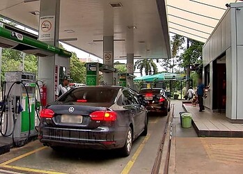 Aumento de 2,5% no preço da gasolina nas refinarias pode chegar às bombas