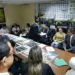 Familiares de adolescentes que adoeceram após vacina contra o HPV protestam na Aleac