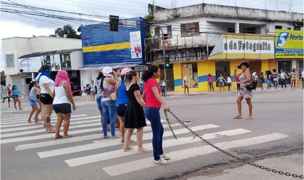 Mulheres de presos protestam contra mudança nos horários de visita; Iapen diz que alteração é necessária