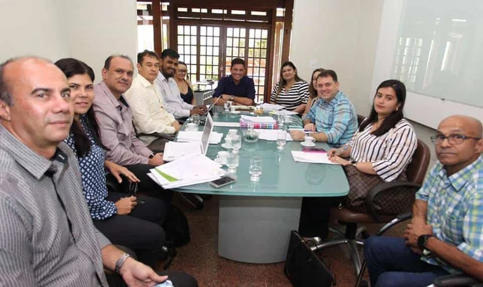Gladson Cameli diz que governo estuda reduzir o ICMS da energia elétrica dos acreanos