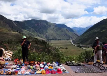 Governo discute relações comerciais entre Acre e Peru