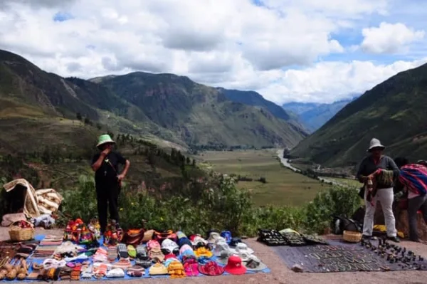 Governo discute relações comerciais entre Acre e Peru