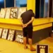 Homem é preso com 16 kg de cloridrato de cocaína em livros e obras de arte