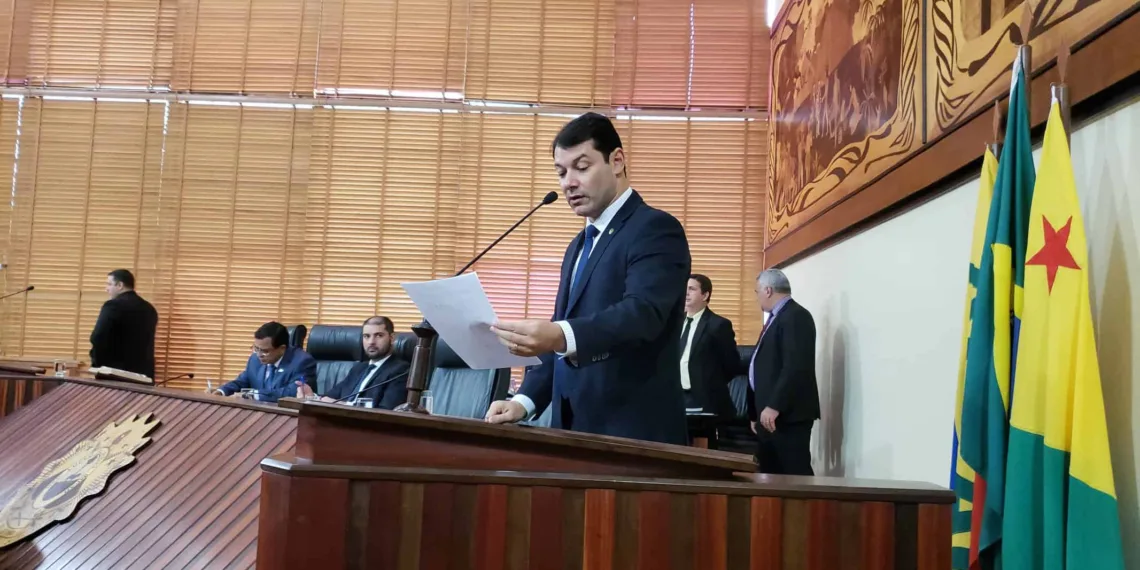 Roberto Duarte apresenta PL que veta a nomeação de pessoas condenadas pela Lei Maria da Penha
