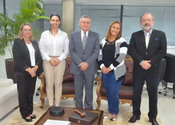 TJ/AC inicia tratativas para contratação de jovens com Down para área administrativa