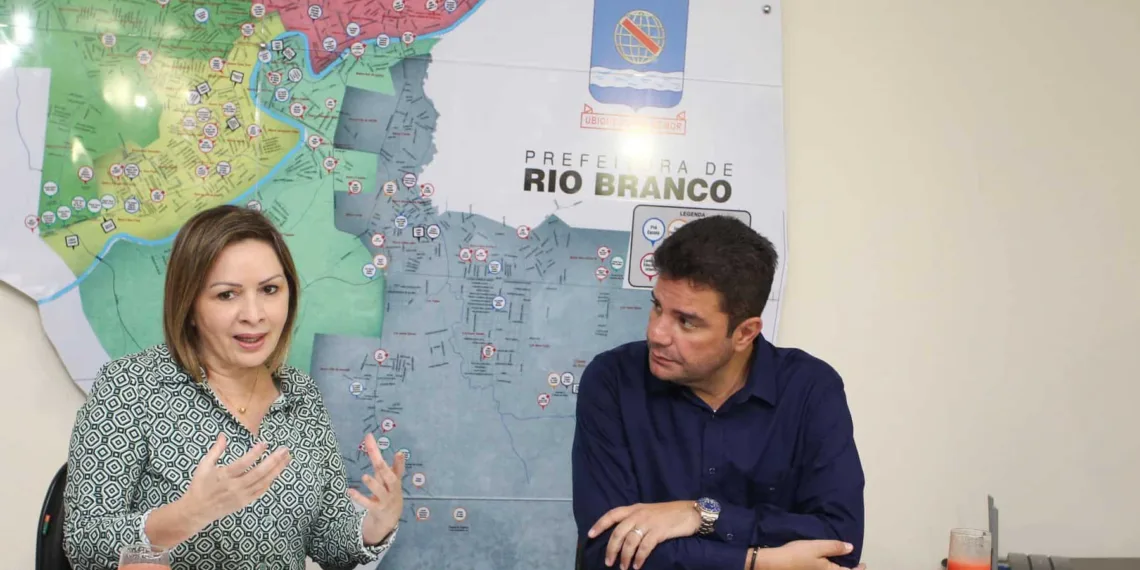 Governo e prefeitura firmam parcerias nas áreas de infraestrutura, saneamento e moradia