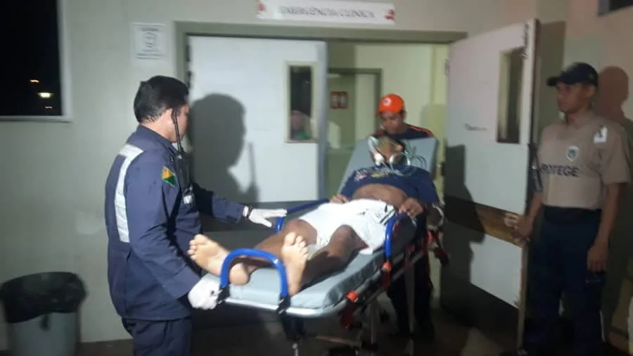 Assaltante é baleado e adolescentes são apreendidos com carro roubado