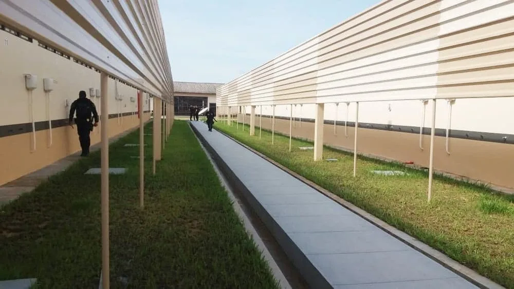 Presos que fugiram da cadeia usaram peça de ventilador para fazer buraco em cela