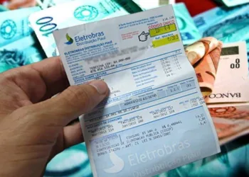 Eletrobras Acre é condenada após conta de luz de dona de casa vir R$ 1,3 mil reais