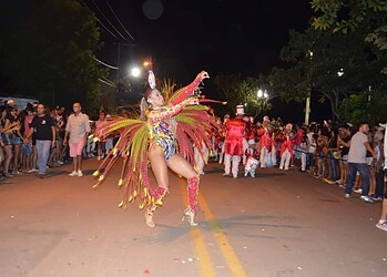 Cinco blocos desfilam na última noite de carnaval em Rio Branco