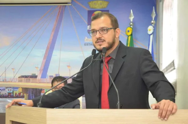 Rodrigo Forneck defende investimentos no ensino público superior
