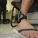 No AC, presos passam a pagar custos com tornozeleira eletrônica e estado economiza R$ 1,2 milhão