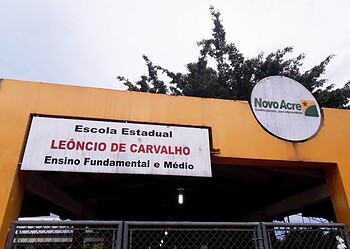 Direção da Escola Leôncio de Carvalho nega que professor tenha ameaçado gestão
