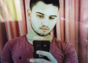 Jovem morre em acidente ao bater moto em ônibus ao lado de Pronto-Socorro em Rio Branco