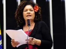 Perpétua Almeida e mais 15 deputados apresentam pedido ao STF para frear tramitação da Reforma da Previdência