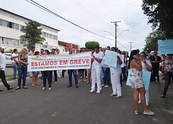 Mais de 50 servidores protestam - Foto Mazinho Rogério G1 AC