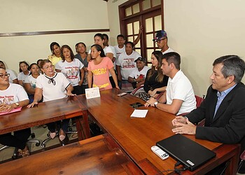 Governo garante atendimento para jovens que apresentaram reações após vacinação contra o HPV