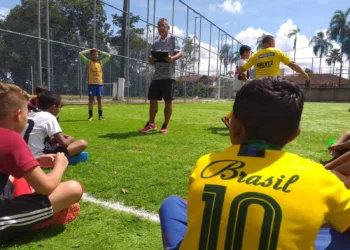 Galvez inicia trabalhos com a base após período de peneiras