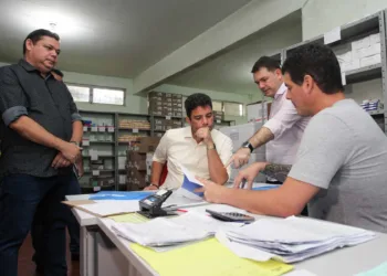 Gladson Cameli anuncia compra de R$ 387 milhões em medicamentos