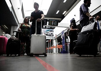 Aprovado o fim da cobrança por despacho de bagagem em voos