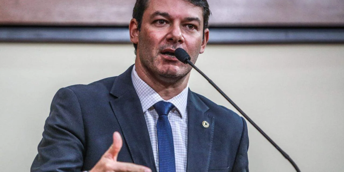 Roberto Duarte sugere que Governo antecipe pagamento da metade do 13º