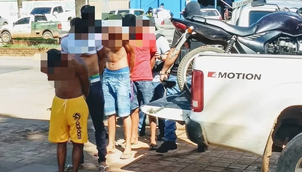 Dezessete adolescentes são apreendidos e quatro são presos durante operação