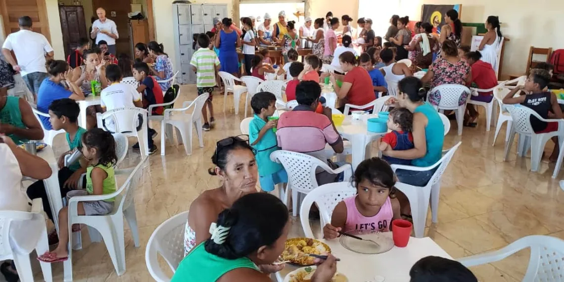 Em almoço solidário, advogado doa alimentação para mais de 100 pessoas na Cidade do Povo 