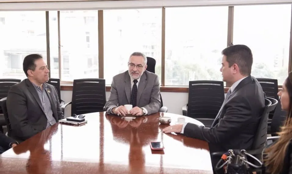 Governador Gladson Cameli é recebido pelo embaixador do Brasil na Colômbia