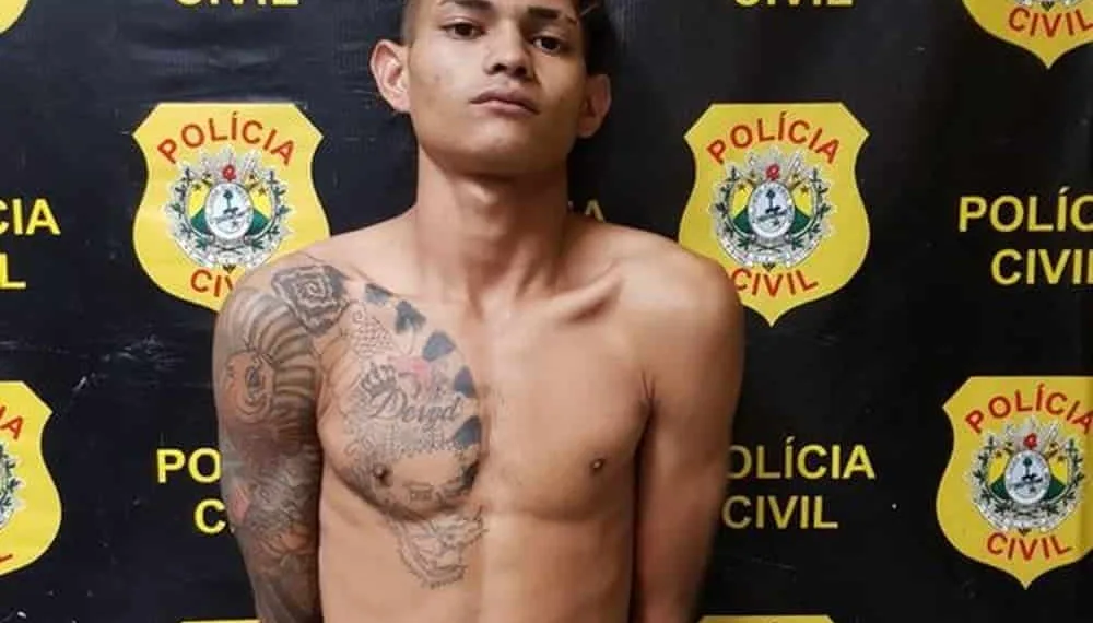 Demio David, de 20 anos, foi preso em flagrante pelo roubo de um celular — Foto Alcinete Gadelha G1