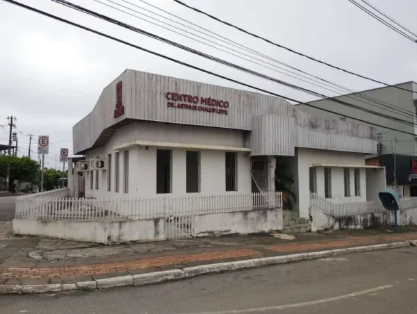 Prédio abandonado da Justiça é investigado ao se tornar abrigo para usuários de droga
