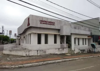 Prédio abandonado da Justiça é investigado ao se tornar abrigo para usuários de droga