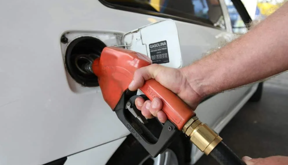 Preço da gasolina no Acre ultrapassa média estipulada pelo Governo Federal