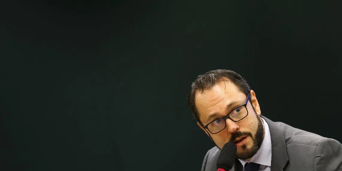 O presidente do Instituto Nacional de Estudos e Pesquisas Educacionais Anísio Teixeira (Inep), Elmer Coelho Vicenzi, participa de audiência pública na Comissão de Educação da Câmara para debater as condições para realizar o Enem 2019.