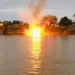 Barco que explodiu no Acre transportava 5 mil litros de gasolina em vasilhas, diz polícia