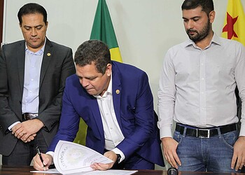 Projeto de Duarte que proíbe nomeação de fichas sujas no governo é sancionado por Rocha