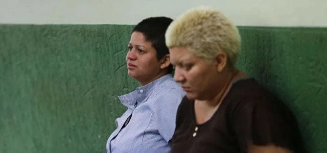 Acreanas que degolaram filho no DF tentaram assar corpo da criança em churrasqueira