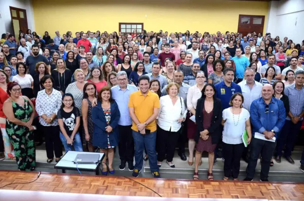 Em encontro com educadores, Gladson Cameli prega a união como arma para uma Educação de qualidade