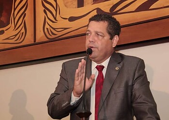 Rocha vai à Aleac pela segunda vez nesta semana e assume articulação com a base ao lado de Tchê