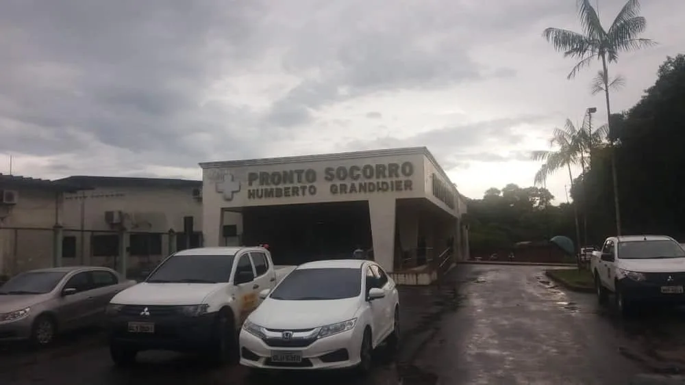 Polícia procura suspeito de tentar matar mulher e atingir criança de 4 anos que está na UTI
