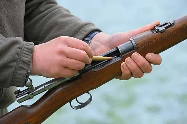 Hunter loading rifle